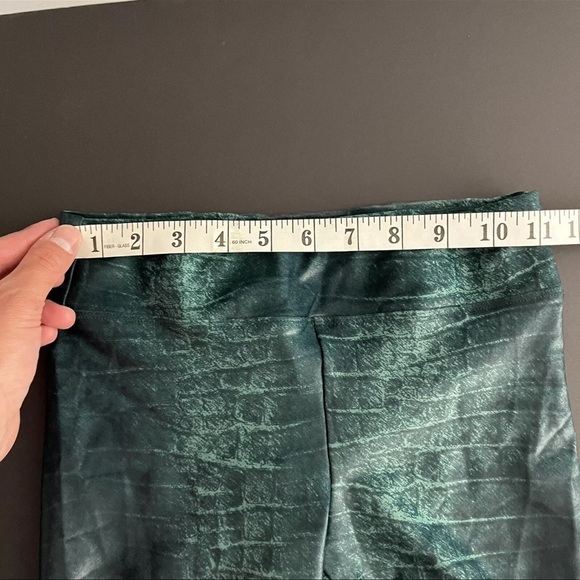 ❤️ Koral Slalom High-Rise Infinity Shorts In Duffle Green Caiman women size XS - Picture 9 of 12